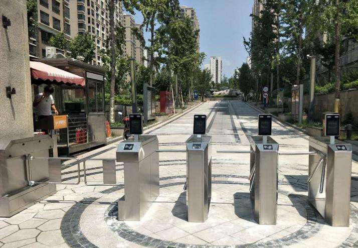 人脸识别出入小区逐渐成为常态